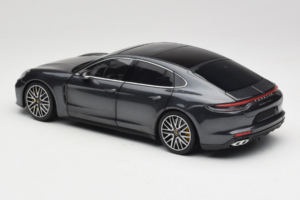 Porsche Panamera 971 Turbo S Grey Metallic Minichamps 1:18 113061073 Kovina – slika 7 od 8