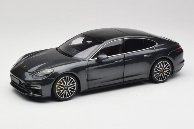 Porsche Panamera 971 Turbo S Grey Metallic Minichamps 1:18 113061073 Kovina