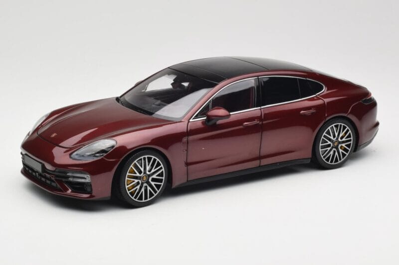 Porsche Panamera 971 Turbo S Rdeč Metallic Minichamps 1:18 113061077 Kovina