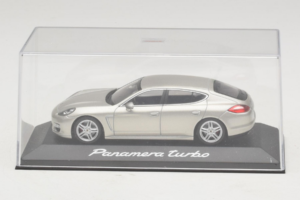 Porsche Panamera 970 Turbo Srebrna Minichamps 1:43 WAP02000519 Kovina – slika 4 od 5