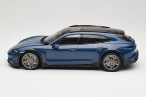 Porsche Taycan J1 Turbo S Cross Turismo Moder Minichamps 1:18 155069301 Kovina – slika 3 od 6