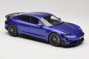 Porsche Taycan J1 Turbo GT Purple Sky Metallic GT Spirit 1:18 GT520 Smola – slika 4 od 6