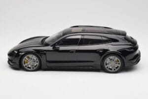 Porsche Taycan J1 Turbo S Cross Turismo Črn Minichamps 1:18 155069300 Kovina – slika 3 od 6