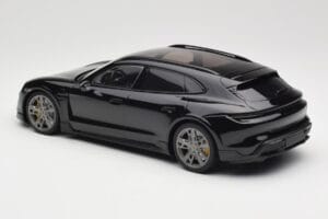 Porsche Taycan J1 Turbo S Cross Turismo Črn Minichamps 1:18 155069300 Kovina – slika 5 od 6