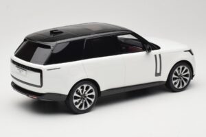 Land Rover Range Rover L460 P530 Autobiography Fuji White GT Spirit 1:18 GT533 Smola – slika 2 od 6