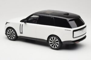 Land Rover Range Rover L460 P530 Autobiography Fuji White GT Spirit 1:18 GT533 Smola – slika 5 od 6