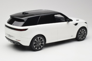 Range Rover Sport L461 P510e Fuji White GT Spirit 1:12 GT553 Smola – slika 2 od 6