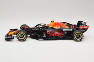Red Bull Racing Honda RB16B #11 S. Perez Mexican GP 2021 Minichamps 1:18 110211911 Kovina – slika 3 od 6