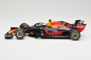 Red Bull Racing RB16 #33 M. Verstappen Winner 70th Anniversary GP 2020 Minichamps 1:18 110200533 Kovina – slika 3 od 6