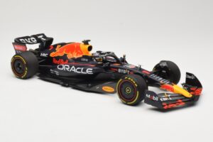 Red Bull Racing RB18 #1 M. Verstappen Winner Miami GP 2022 Minichamps 1:18 110220501 Kovina – slika 4 od 6