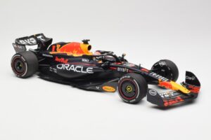 Red Bull Racing RB19 #1 M. Verstappen Winner Spanish GP 2023 Minichamps 1:18 110230801 Kovina – slika 4 od 6