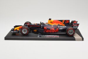 Red Bull Racing Tag Heuer RB13 #3 D. Ricciardo 3rd Place Malaysian GP 2017 Minichamps 1:18 117171503 Kovina
