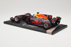 Red Bull Racing Tag Heuer RB13 #3 D. Ricciardo 3rd Place Malaysian GP 2017 Minichamps 1:18 117171503 Kovina – slika 5 od 6