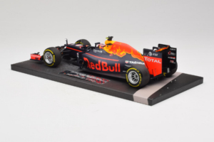 Red Bull RB12 Tag Heuer #26 D. Kvyat Red Bull Racing Showcar 2016 Minichamps 1:18 117160026 Smola – slika 5 od 7