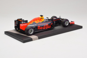 Red Bull RB12 Tag Heuer #3 D. Ricciardo Red Bull Racing 1st Pole Monaco Grand Prix 2016 Minichamps 1:18 117160103 Smola – slika 3 od 7