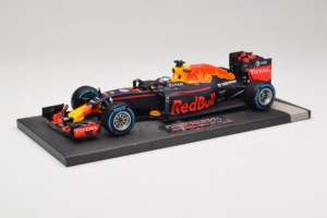 Red Bull RB12 Tag Heuer #3 D. Ricciardo Red Bull Racing Brazilian Grand Prix 2016 Minichamps 1:18 117161203 Smola – slika 2 od 6