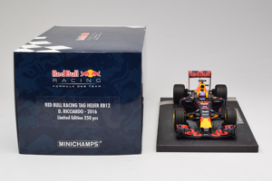 Red Bull RB12 Tag Heuer #3 D. Ricciardo Red Bull Racing Showcar 2016 Minichamps 1:18 117160003 Smola – slika 6 od 7