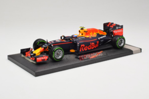 Red Bull RB12 Tag Heuer #33 M. Verstappen Red Bull Racing Showcar 2016 Minichamps 1:18 117161233 Smola – slika 2 od 7