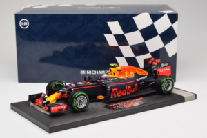 Red Bull RB12 Tag Heuer #33 M. Verstappen Red Bull Racing Showcar 2016 Minichamps 1:18 117161233 Smola – slika 7 od 7