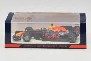 Red Bull RB13 Tag Heuer #33 M. Verstappen 3rd Chinese Grand Prix 2017 Spark 1:43 S5037 Smola – slika 4 od 4