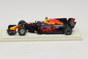 Red Bull RB13 Tag Heuer #33 M. Verstappen 3rd Chinese Grand Prix 2017 Spark 1:43 S5037 Smola