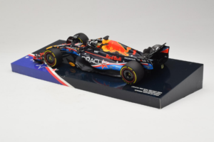 Red Bull RB19 #1 M. Verstappen Oracle Red Bull Racing United States Grand Prix Winner World Champion 2023 Minichamps 1:18 113 – slika 5 od 7