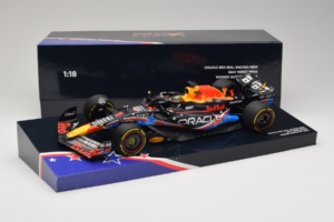 Red Bull RB19 #1 M. Verstappen Oracle Red Bull Racing United States Grand Prix Winner World Champion 2023 Minichamps 1:18 113 – slika 7 od 7