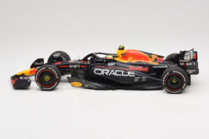 Red Bull RB19 #11 S. Perez Oracle Red Bull Racing Saudi Arabian Grand Prix Winner 2023 Minichamps 1:18 110230111 Smola – slika 3 od 6