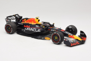 Red Bull RB19 #11 S. Perez Oracle Red Bull Racing Saudi Arabian Grand Prix Winner 2023 Minichamps 1:18 110230111 Smola – slika 4 od 6