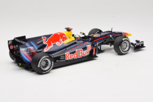 Red Bull RB6 Renault #5 S. Vettel Red Bull Racing Brazilian Grand Prix Winner 2010 Minichamps 1:18 110100205 Kovina – slika 2 od 7