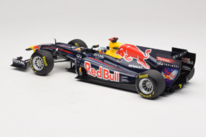 Red Bull RB7 Renault #1 S. Vettel Red Bull Racing Showcar 2011 Minichamps 1:18 110110071-1 Kovina – slika 5 od 7