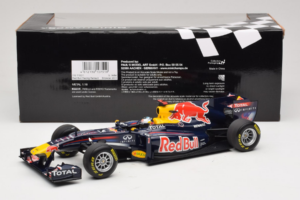 Red Bull RB7 Renault #1 S. Vettel Red Bull Racing Showcar 2011 Minichamps 1:18 110110071-1 Kovina – slika 6 od 7