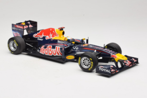 Red Bull RB7 Renault #1 S. Vettel Red Bull Racing World Champion 2011 Minichamps 1:18 110110001 Kovina – slika 4 od 6