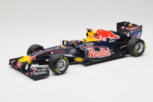 Red Bull RB7 Renault #1 S. Vettel Red Bull Racing World Champion 2011 Minichamps 1:18 110110001 Kovina