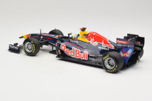 Red Bull RB7 Renault #1 S. Vettel Red Bull Racing World Champion 2011 Minichamps 1:18 110110001 Kovina – slika 5 od 6
