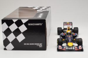Red Bull RB7 Renault #1 S. Vettel Red Bull Racing World Champion 2011 Minichamps 1:18 110110001 Kovina – slika 6 od 6