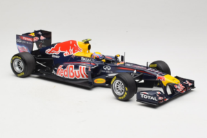 Red Bull RB7 Renault #2 M. Webber Red Bull Racing Showcar 2011 Minichamps 1:18 110110002 Kovina – slika 4 od 7