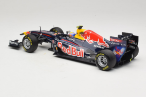 Red Bull RB7 Renault #2 M. Webber Red Bull Racing Showcar 2011 Minichamps 1:18 110110002 Kovina – slika 5 od 7