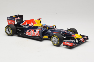 Red Bull RB8 Renault #1 S. Vettel Red Bull Racing Showcar 2012 Minichamps 1:18 110120071 Kovina – slika 4 od 7