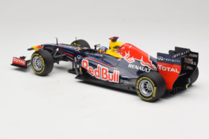 Red Bull RB8 Renault #1 S. Vettel Red Bull Racing Showcar 2012 Minichamps 1:18 110120071 Kovina – slika 5 od 7