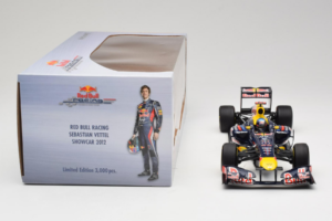 Red Bull RB8 Renault #1 S. Vettel Red Bull Racing Showcar 2012 Minichamps 1:18 110120071 Kovina – slika 6 od 7