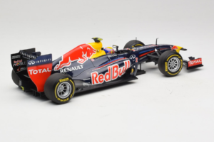 Red Bull RB8 Renault #2 M. Webber Red Bull Racing Showcar 2012 Minichamps 1:18 110120072 Kovina – slika 2 od 7