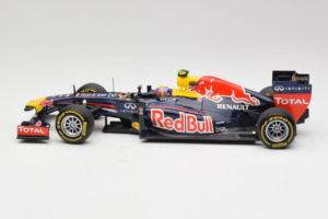Red Bull RB8 Renault #2 M. Webber Red Bull Racing Showcar 2012 Minichamps 1:18 110120072 Kovina – slika 3 od 7