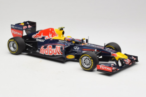 Red Bull RB8 Renault #2 M. Webber Red Bull Racing Showcar 2012 Minichamps 1:18 110120072 Kovina – slika 4 od 7