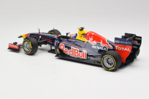 Red Bull RB8 Renault #2 M. Webber Red Bull Racing Showcar 2012 Minichamps 1:18 110120072 Kovina – slika 5 od 7