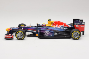 Red Bull RB9 Renault #2 M. Webber Infiniti Red Bull Racing Showcar 2013 Minichamps 1:18 110130072 Kovina – slika 3 od 6