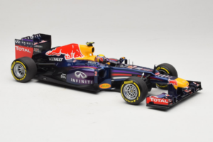 Red Bull RB9 Renault #2 M. Webber Infiniti Red Bull Racing Showcar 2013 Minichamps 1:18 110130072 Kovina – slika 4 od 6