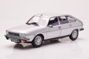 Renault 30 TX Srebrn Norev 1:18 185272 Kovina