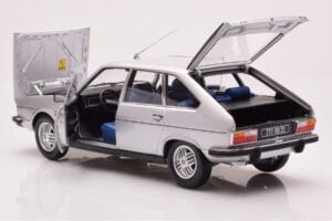 Renault 30 TX Srebrn Norev 1:18 185272 Kovina – slika 5 od 8