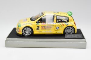 Renault Clio Sport #2 E. Rangoni Renault Clio Trophy Winner 2000 Universal Hobbies 1:18 7711218616 Kovina – slika 3 od 6